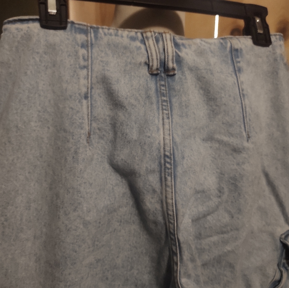 *SOLD* BERSHKA | HIGH WAISTED CARGO MOM JEANS - Picture 5 of 9